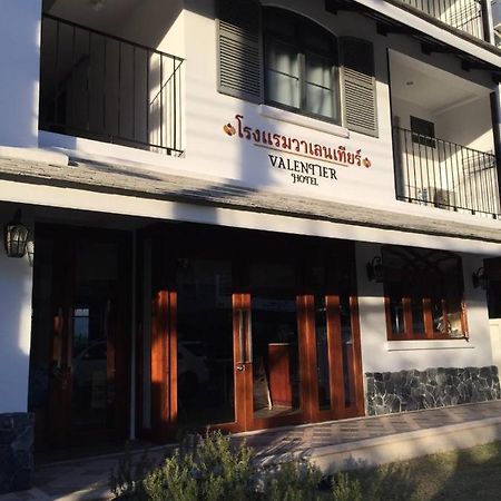 Valentier Cafe And Hotel Chiang Mai Luaran gambar