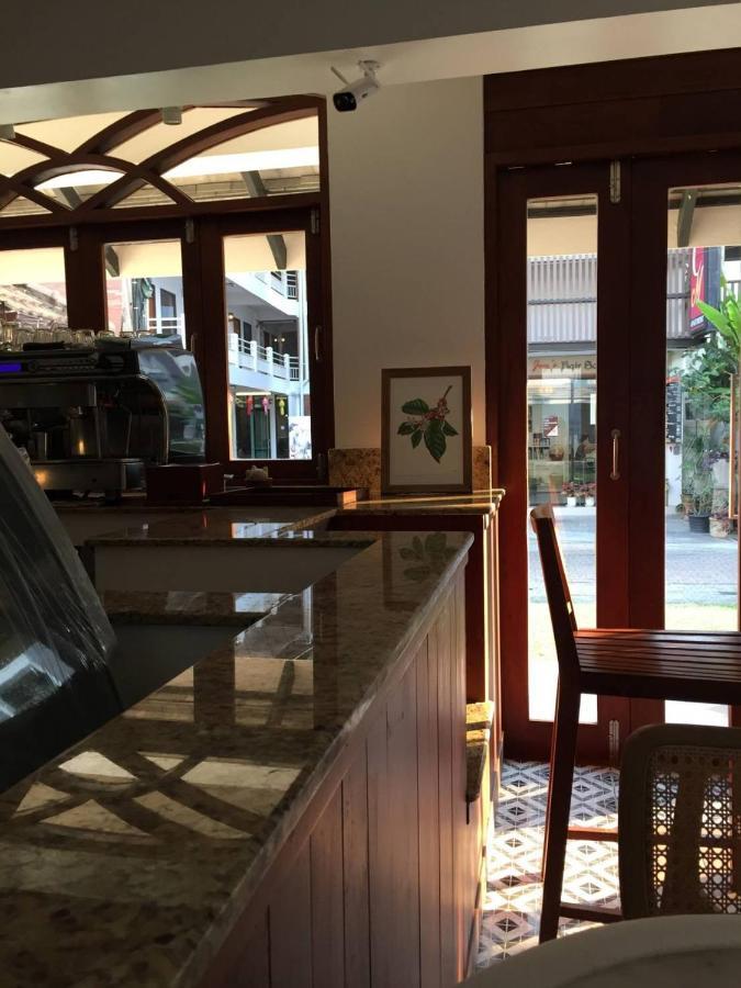 Valentier Cafe And Hotel Chiang Mai Luaran gambar