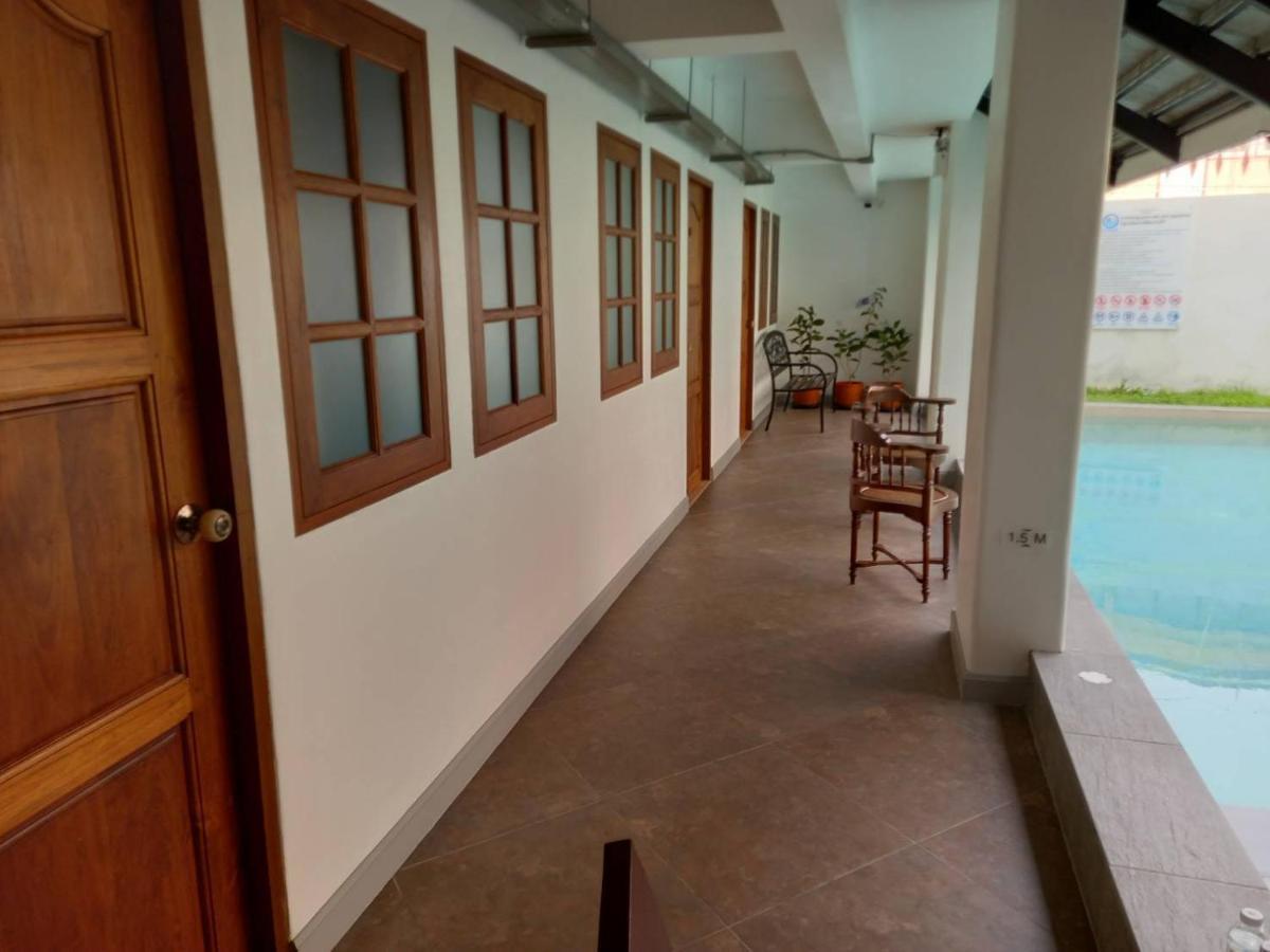 Valentier Cafe And Hotel Chiang Mai Luaran gambar